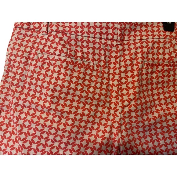 Women’s Ann Taylor Loft size 12 Shorts Riviera Coral Pink White Geometric - Picture 3 of 6